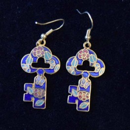 Boucle d'oreille métal clé bleu Boucle d'oreille métal clé bleu