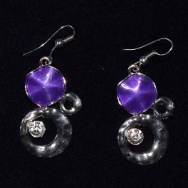 Boucle d'oreille métal violet et strass Boucle d'oreille métal violet et strass