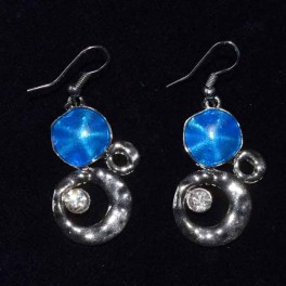 Boucle d'oreille métal bleu et strass Boucle d'oreille métal bleu et strass