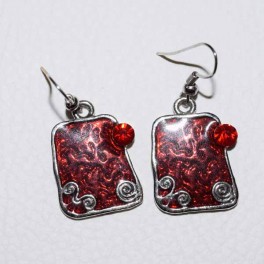 Boucle d'oreille métal rouge Boucle d'oreille métal rouge
